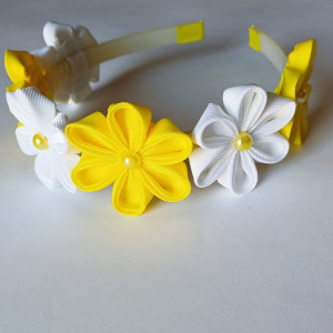 Opaska z kwiatami żółtymi i białymi