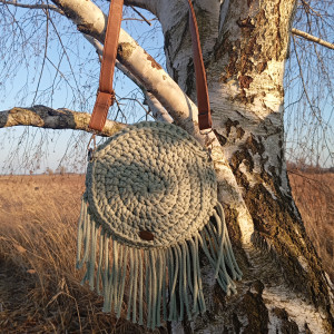 Torebka w stylu Boho z wrędzlami kolor dzika mięta