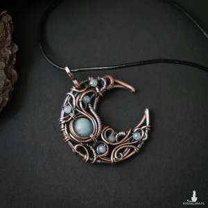 Wisior miedziany księżyc lunula z amazonitem i akwamarynami wire wrapping