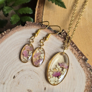 Komplet kolczyki złota zawieszka złoty wisiorek wisior naszyjnik żywica kwiaty z prawdziwymi kwiatami różowy