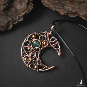 Wisiorek miedziany księżyc lunula z awenturynem i hematytami wire wrapping