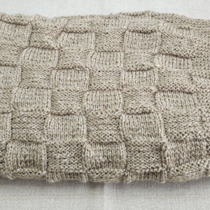 Kocyk do wózka i nie tylko (74 x 86 cm) – rękodzieło