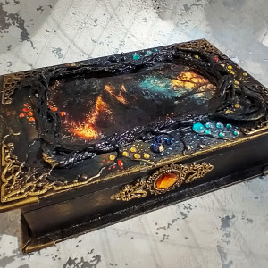 Uroczysko - mała drewniana szkatułka