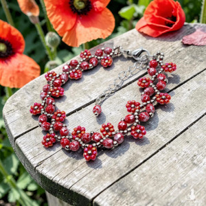 czerwona delikatna bransoletka z drobniutkich koralików