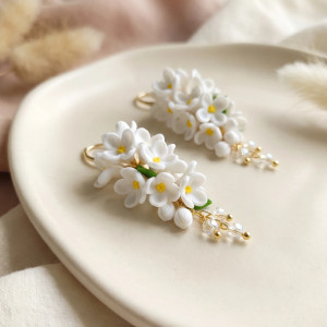 Kolczyki z kwiatami białego bzu