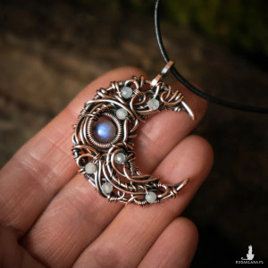 Wisiorek miedziany księżyc lunula z labradorytem i akwamarynami wire wrapping