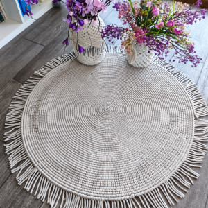 Makramowy dywanik w stylu Boho w kolorze beż