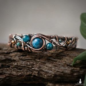Bransoletka miedziana elficka wire wrapping z apatytami