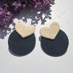 Lekkie i oryginalne kolczyki z serii Black, model Heart