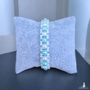 Bransoletka handmade biało-błękitna z perełkami