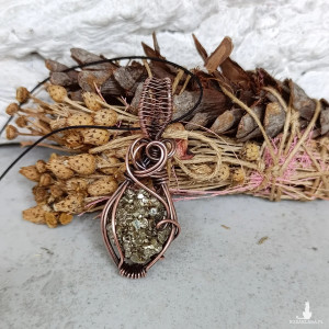 Wisiorek miedziany Piryt Naszyjnik Wire Wrapping z kamieniem naturalnym