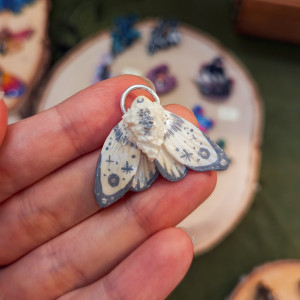 naszyjnik magicznej ćmy, idealny na prezent, magiczny amulet