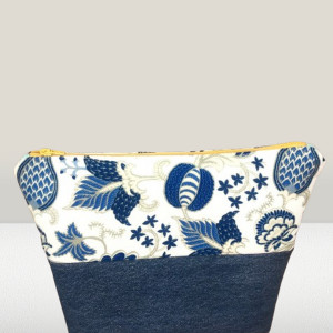 Kosmetyczka materiałowa solidna, stylowa ,praktyczna,jeans