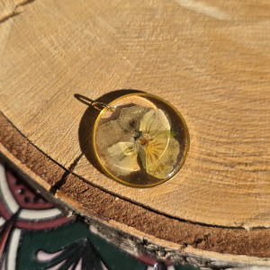 Zawieszka z prawdziwym bratkiem bratek złota wisiorek