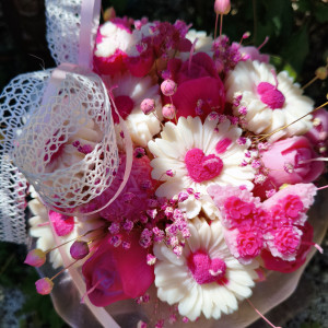 Strawberry Peony Bloom – Flower Candle Box L prezent z naturalnego wosku sojowego