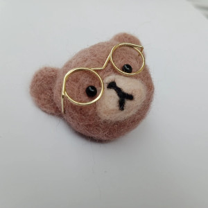 Broszka miś w okularach 🐻