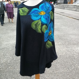 poncho z dzianiny wełnianej czarne