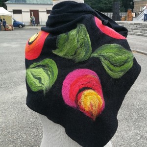 czarna chusta handmade wełniana