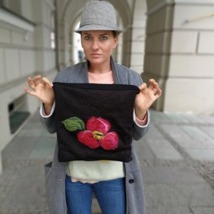 czarny filcowany wełniany miły i ciepły komin handmade