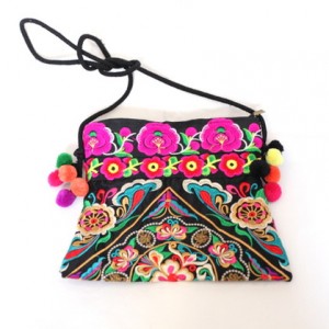 torba z pomponami haftowana