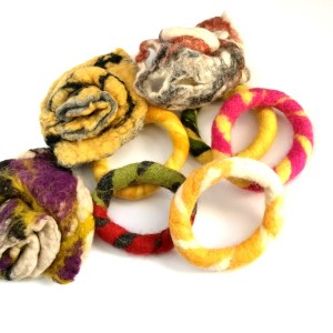 bransoletka ręcznie formowana filcowa jesienna handmade