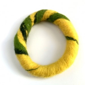 bransoletka ręcznie formowana filcowa jesienna handmade