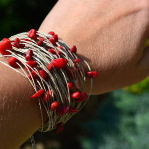 Z koralem, bransoletka lniana