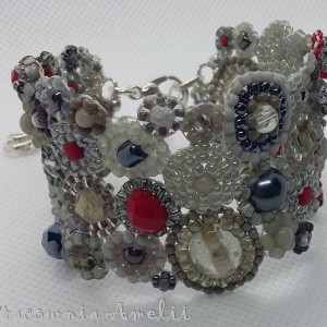 Szaro-czerwona łąka 61 kwiatków