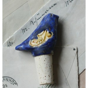 Korek do wina z granatowo-miodowym ptaszkiem