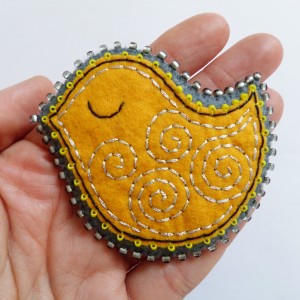 FUN filcowa broszka ptaszek 066