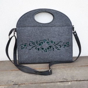 Torebka filcowa - listonoszka na ramię - z kwiatami