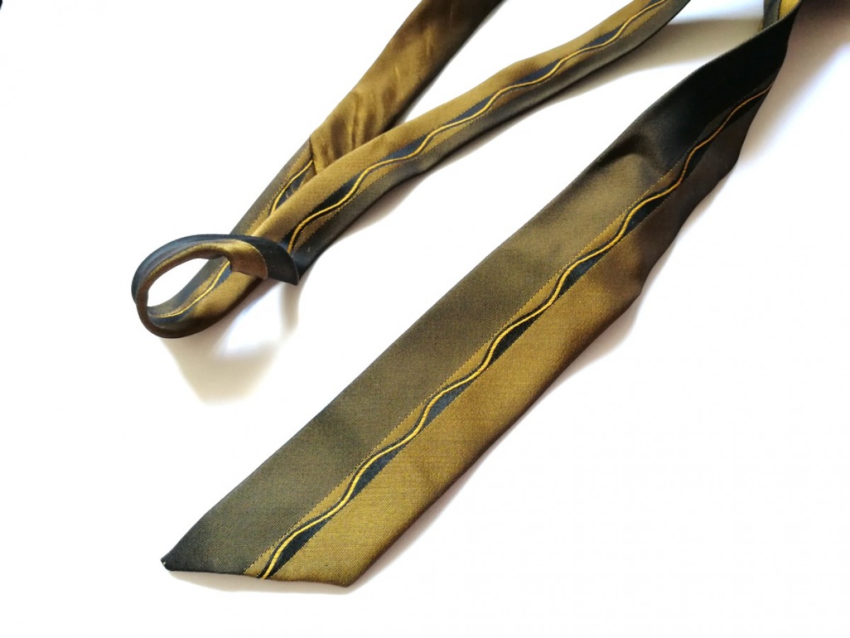 krawat vintage  złoto-czarnym typu żmijka