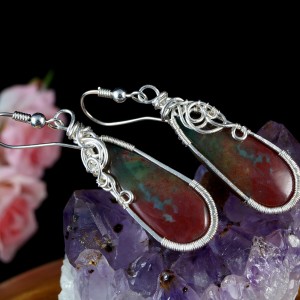 Kamień krwisty, heliotrop, krwawnik, Srebrne kolczyki z kamieniem krwistym, ręcznie wykonane, prezent dla niej, prezent dla mamy, na prezent