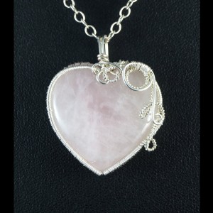 Kwarc różowy, Srebrny wisiorek z kwarcem różowym, ręcznie wykonany, prezent dla niej, prezent dla mamy prezent urodzinowy biżuteria autorska