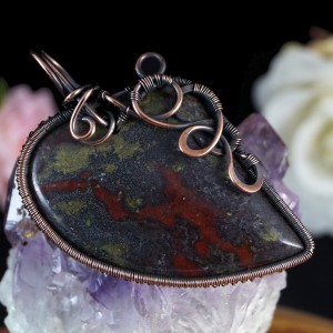 Krwawnik, Miedziany wisior z kamieniem krwistym, heliotrop, ręcznie wykonany, prezent dla niej, prezent dla mamy, prezent urodzinowy