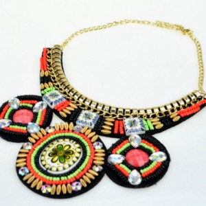 naszyjnik koralikowy w stylu etno