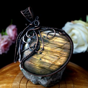 Labradoryt żółty, miedziany wisior z labradorytem, patynowany, prezent dla niej, prezent dla mamy, prezent dla żony, wire wrapped