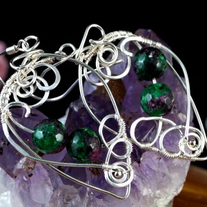 Rubin w zoisycie, Srebrne kolczyki z rubinem w zoisycie, ręcznie wykonane, prezent dla niej, prezent dla mamy, prezent urodzinowy, handmade