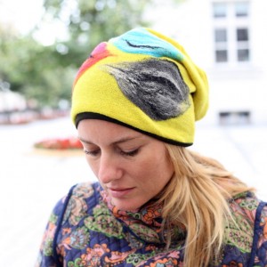 czapka handmade  wełniana z kwiatem