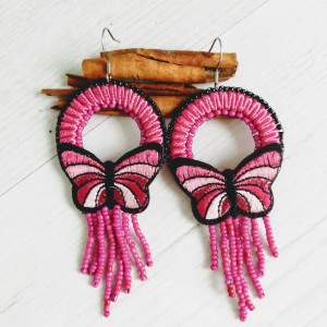 Kolczyki motyle z linii Round Butterfly różowe