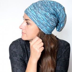 czapka niebieska dzianinowa sportowa