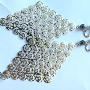 klipsy długie lekkie ażurowe kolor srebrny