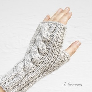 Krótkie szare mitenki