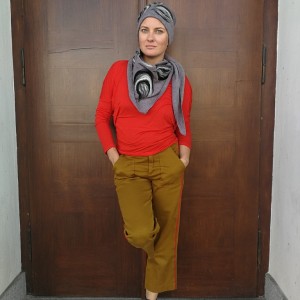 komplet wełniany szary wełna merynosy kwiaty