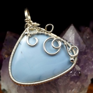 Opal niebieski, Srebrny wisiorek z opalem niebieskim, ręcznie wykonany, prezent dla niej, prezent dla mamy, prezent urodzinowy, autorska