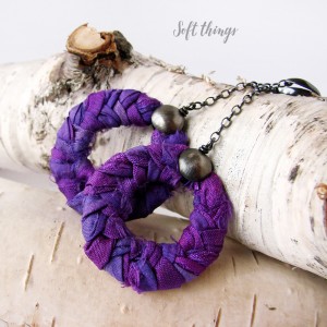 Ultra violet - oryginalne, srebrne kolczyki koła z jedwabiem