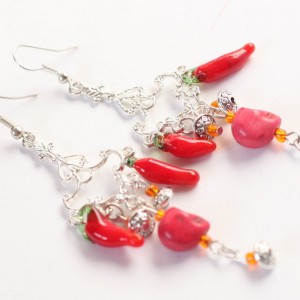 kolczyki wiszące papryczki i czaszki