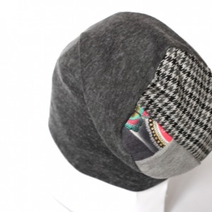 szara dzianinowa czapka damska