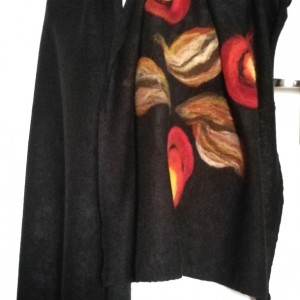 czarny szal damski zimowy z wełną merynosów handmade