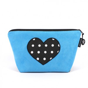 Kosmetyczka damska Niebieska z czarnym sercem w białe kropki